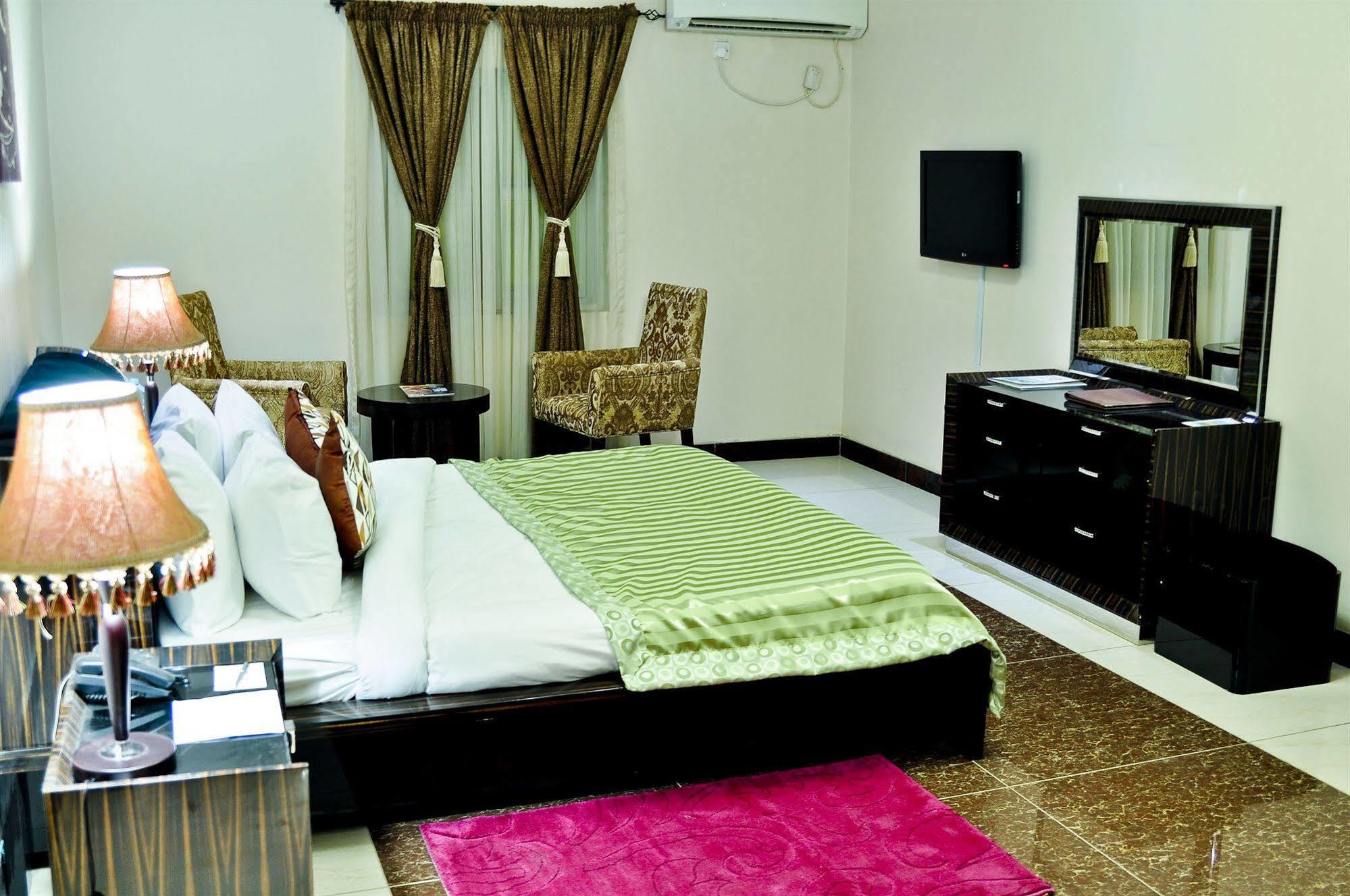 Aes Luxury Apartments Abuja Esterno foto