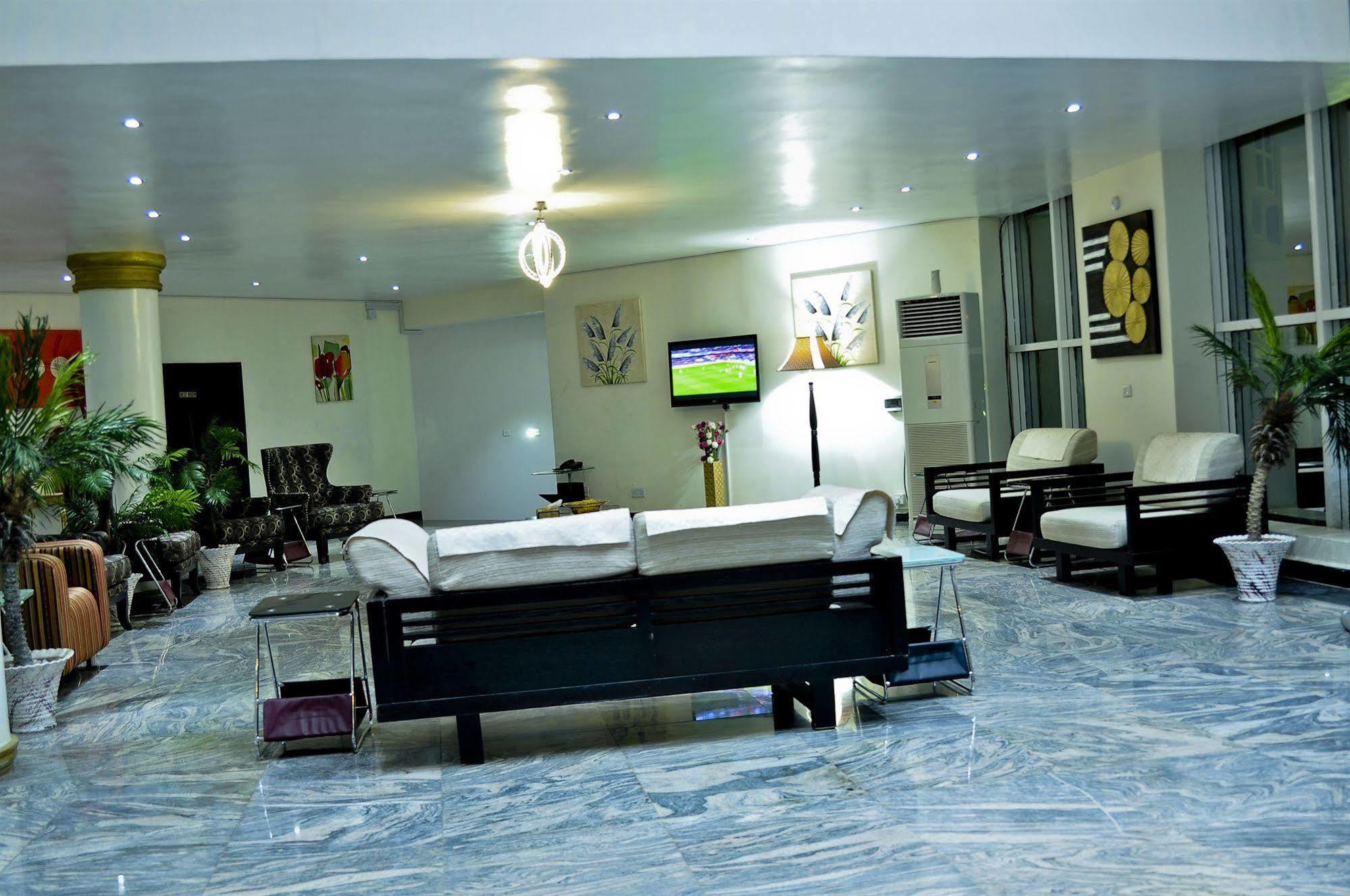 Aes Luxury Apartments Abuja Esterno foto